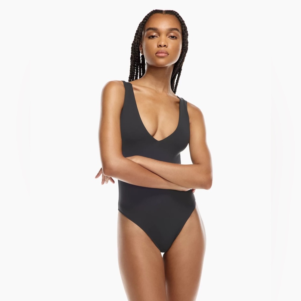 Babaton Contour V-Neck Bodysuit